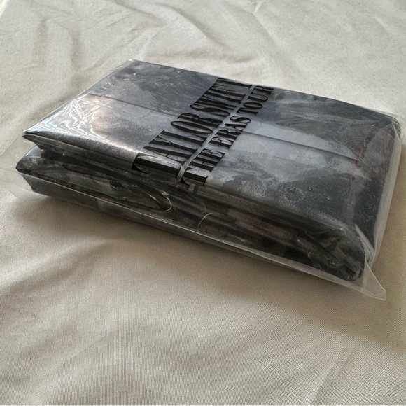 Taylor Swift The Eras Tour Poncho - Picture 5 of 6